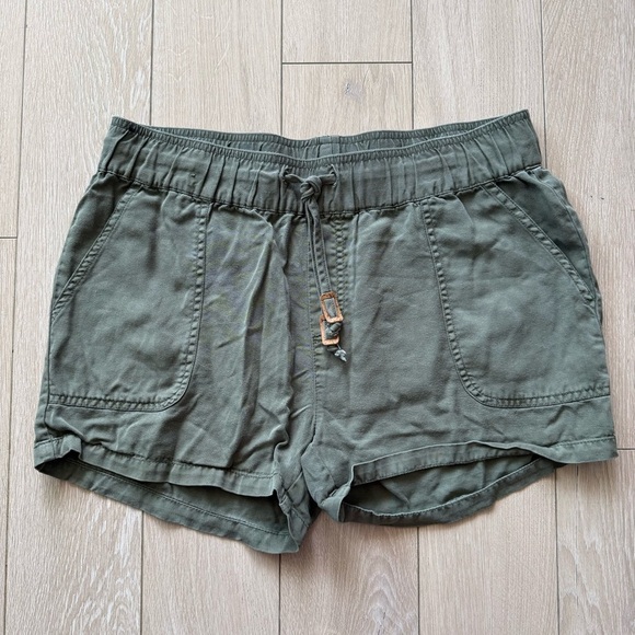 Tentree TENCEL Lyocell Olive Green Casual Shorts Women’s Size Medium - Picture 1 of 10